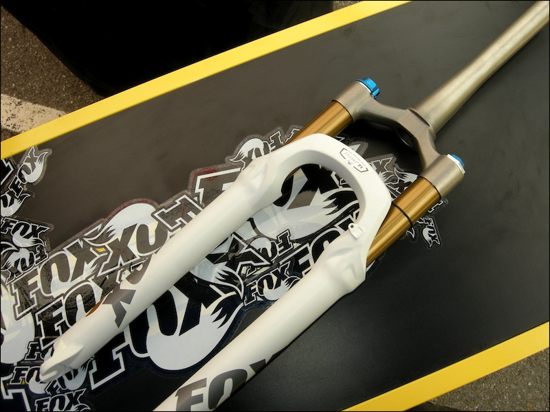 Float Ti fork on table