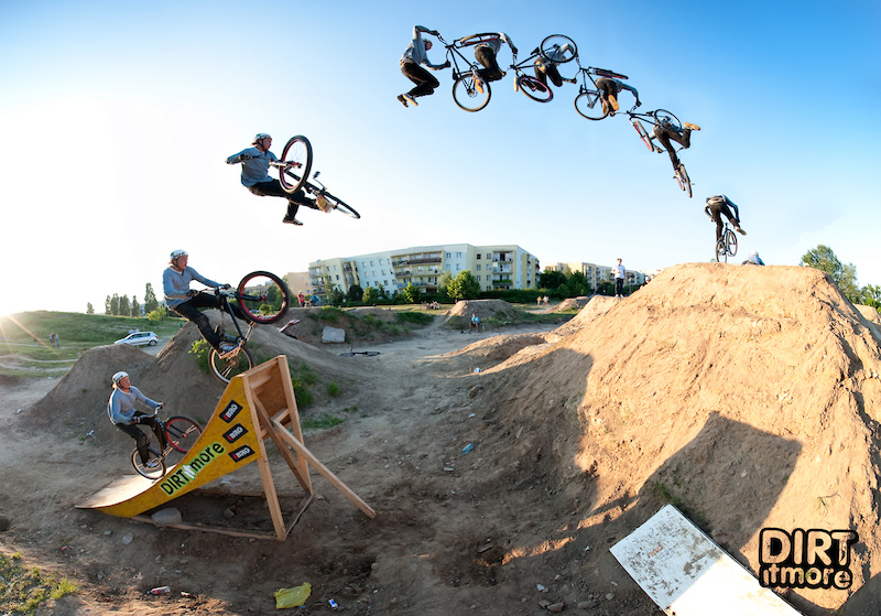triple tailwhip 