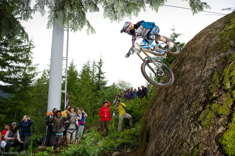 Gee looked like he had a goor run going but ended with an off the bike crash just below here and didn t make the podium.