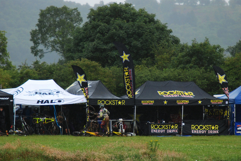 2011 UK 4X National Championships - 44Racing Rockstar and Halo Identiti XXL pit