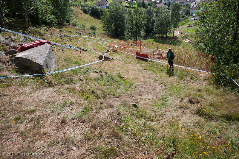 It s hard to tell from the photos but there are 3 decent sized ledges in here that a few guys will try and send.