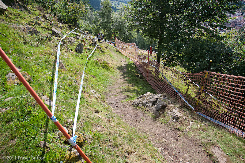The last section is are steep and rocky as 2 years ago. Nathan Rennie and a few others absolutely exploded here going for broke and trying to send the entire lower section.