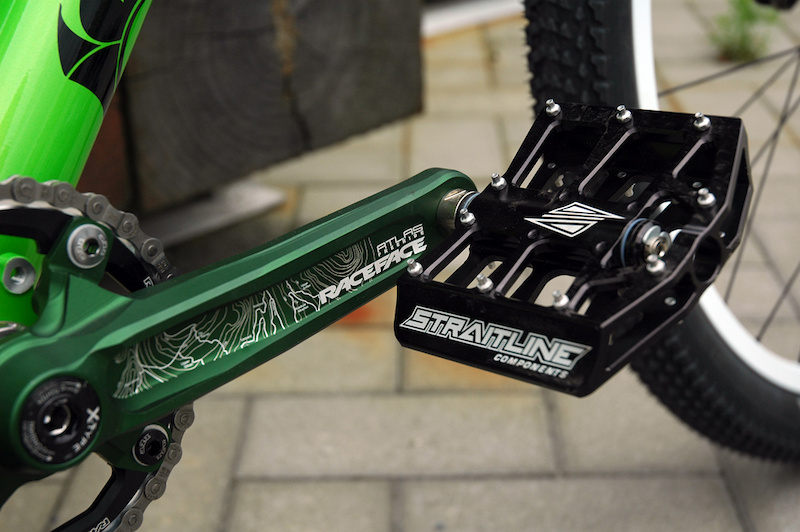 Race Face Atlas FR Cranks amp Straitline pedals