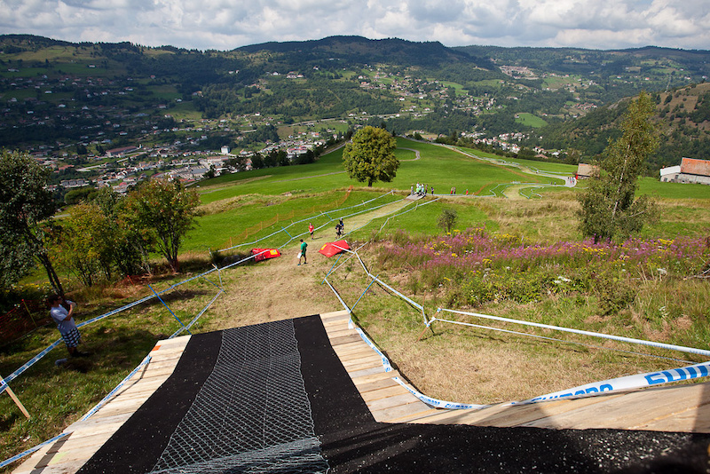 Team CRC Nukeproof preparing for the first day of practice at La Bresse