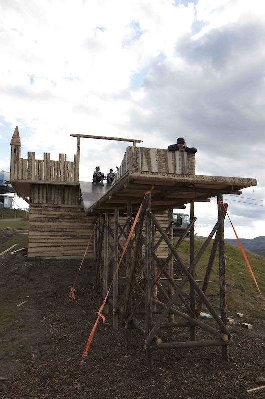 Press pics from Nine Knights