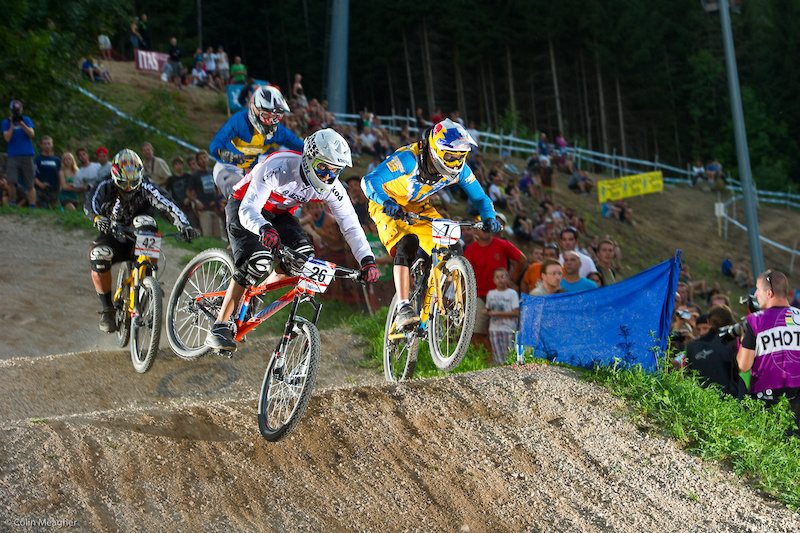 Pascal Seydoux and Guido Tschugg over the double during the 22nd heat.
