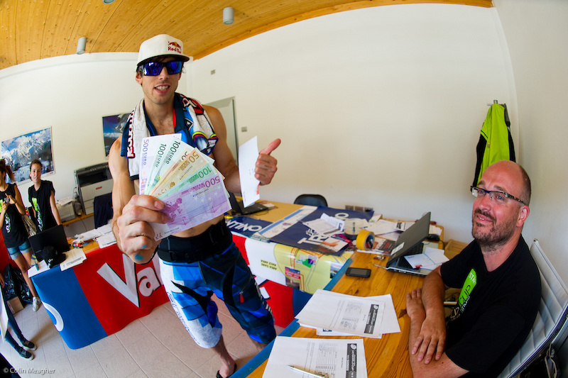 Third place pay out may not be fat but it pays out well enough--especially when combined with Rachel s winnings too. Dinner and drinks on Gee-Man for the Atherton Racing team tonight.