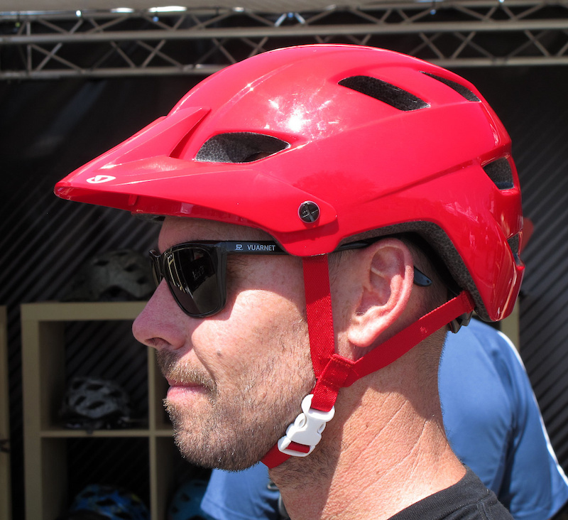 Giro Feature