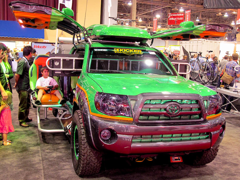 Indoor Day One Pics - INNO truck