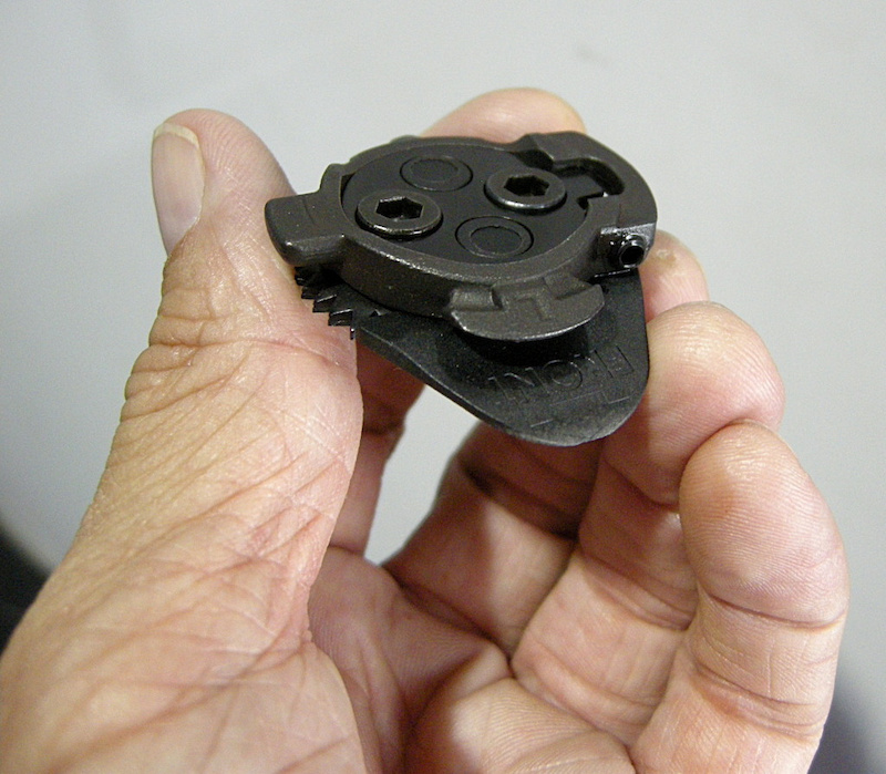 Syzr cleat