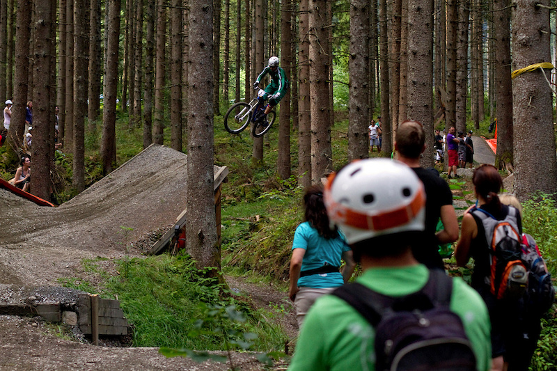 Flo Gottschlich only half way down and already lost his partner in this run - just too fast 