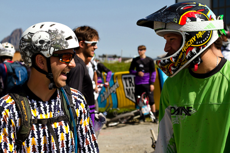 Flo Gottschlich amp Geoff Gule kidding around right before the men s start