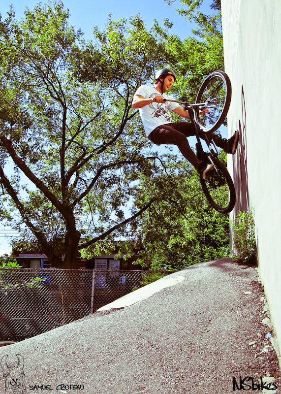 Footplant to fakie - Photo St phane B langer