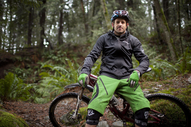 Wade Simmons January 2012 signs clothing deal with RaceFace
