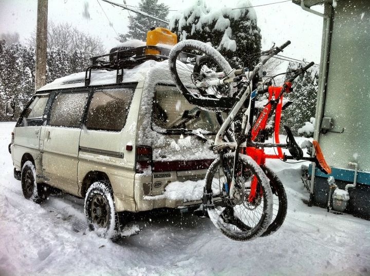 Mitsubishi Delica Van aka the Space Wagon.