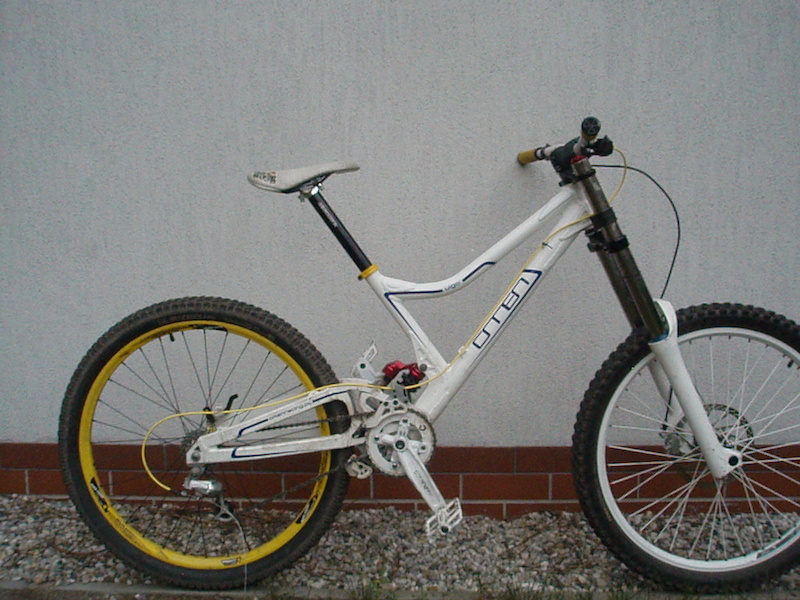 http://ap1.pinkbike.org/p4pb8084740/p4pb8084740.jpg