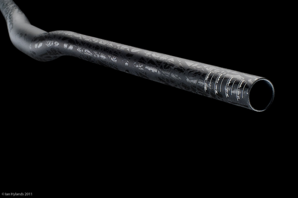 Wide and stealthy, Atlas bars are the de facto upgrade for any ripper.