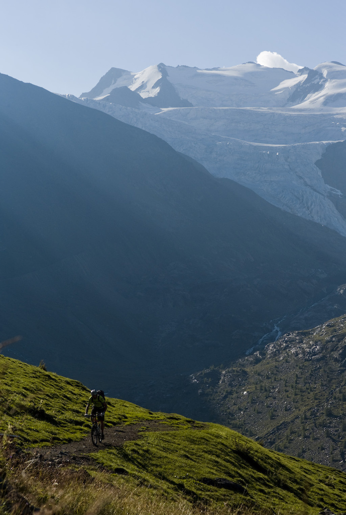 <span style='font-size:12px'>With big days and regular wrong  turns ahead, early starts were almost compulsory. With them comes the beauty of slanting light and the awe of enormous glaciers peering through the early morning mists.</span><br><br>