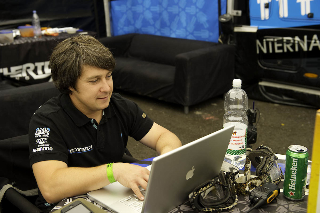 The man with the plan for team Animal Commencal: Dan Brown.