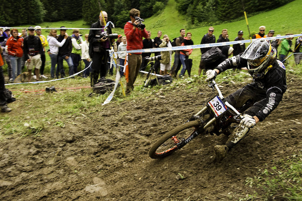 Wyn Masters oozes style. Unfortunately, he will not be joining the rest of the Evil squad until Fort William due to off season injury. Try Google for photos--the broken arm X-rays are gruesome.