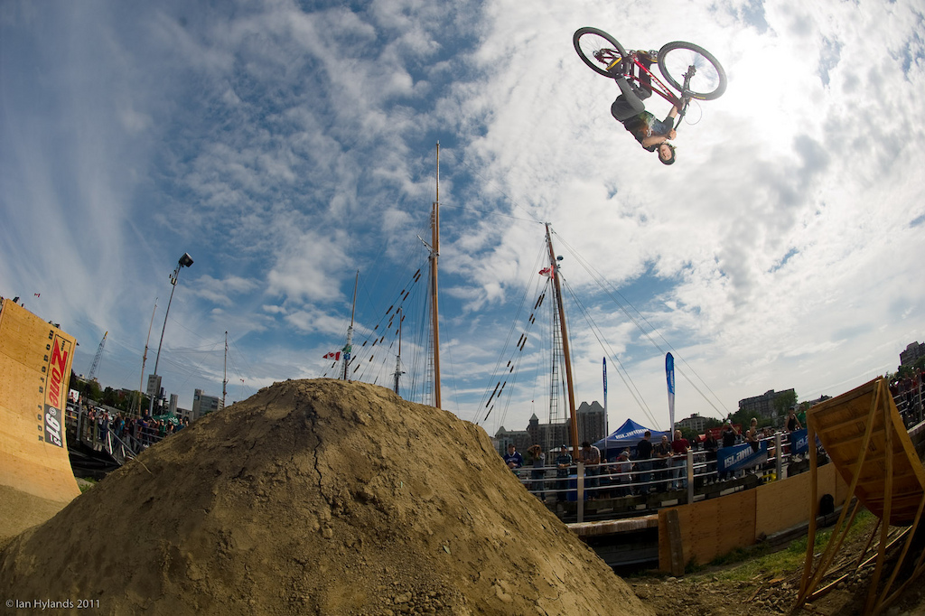 Brandon Semenuk. This will be Brandons first event of the 2011 FMB World Tour and he s here to get some points on the board before heading to 26 Trix in Austria next week.