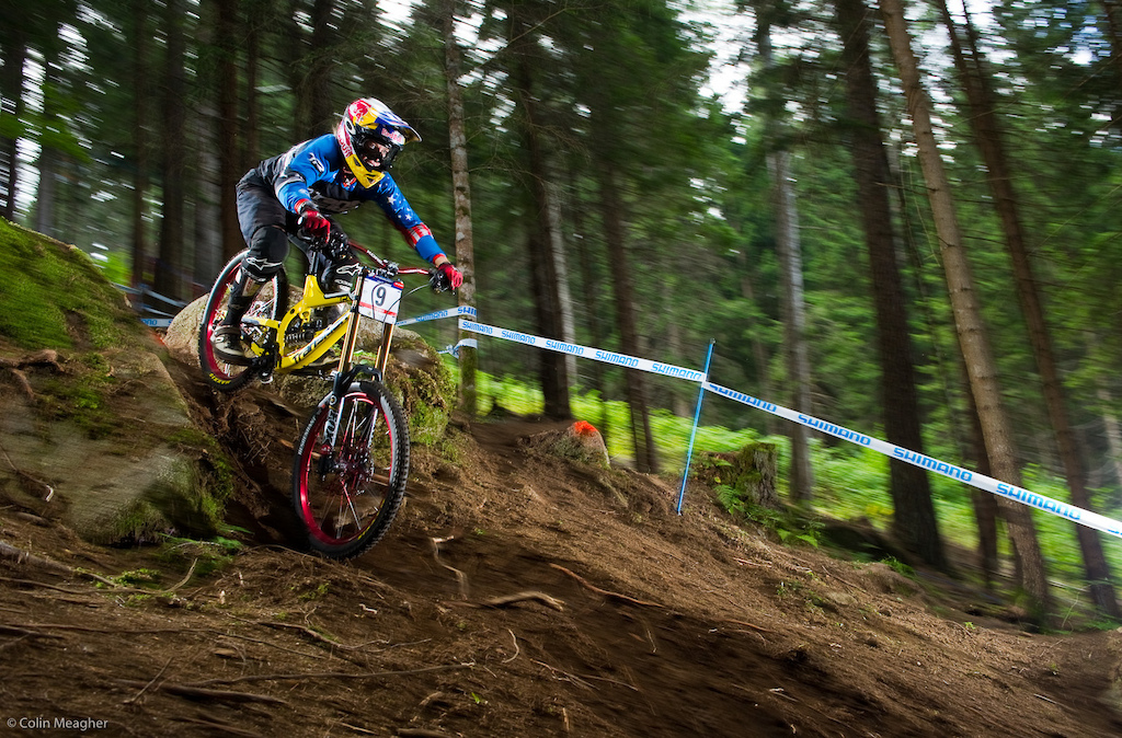 Jill Kintner does not like rocks. Val di Sole is not her style. And an off the bike in qualifying was definitely unsettling. But she s got skills and is a complete pro. Despite the scare she was back on the track during the men s race looking for lost seconds.