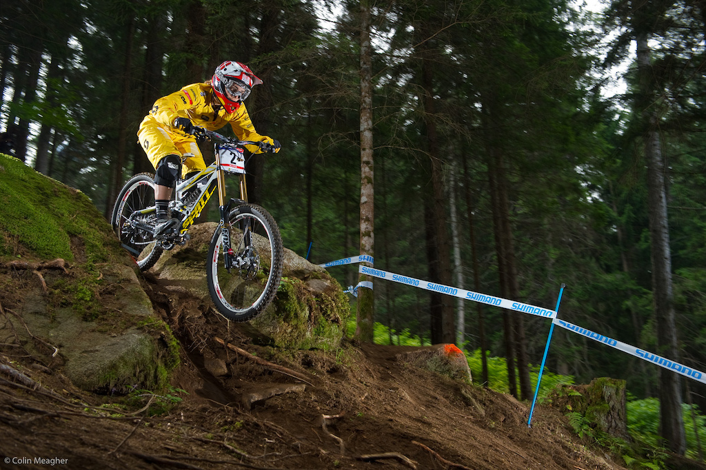 Full tilt boogy Floriane Pugin qualified first giving Tracy Moseley a bit of a chill for the World Cup Overall. Moseley has the lead but Pugin is not out of the running and anything can happen.