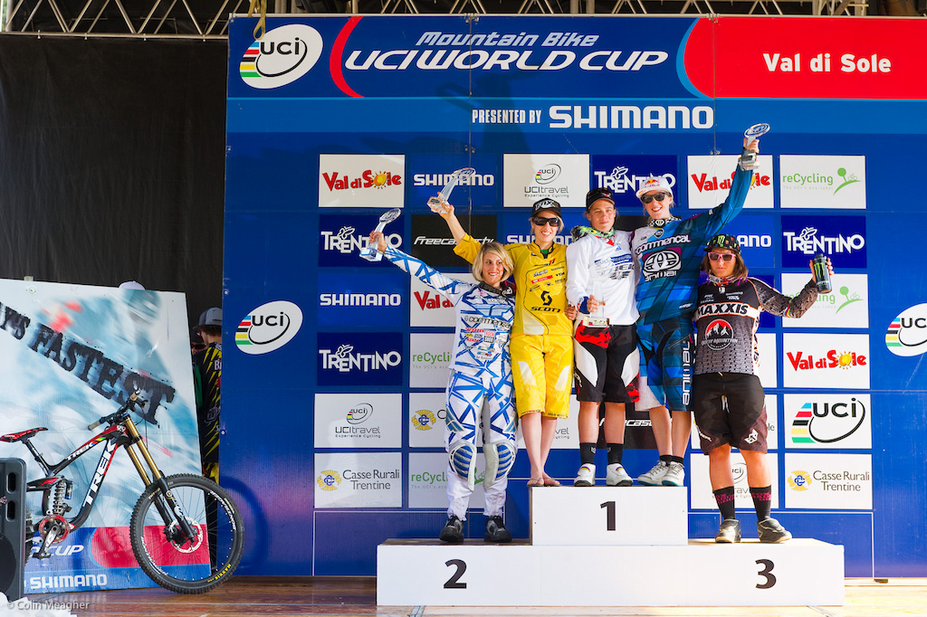 Overall WC Elite Women s Podium Myriam Nicole 4 Floriane Pugin 2 Tracy Moseley 1 Rachel Atherton 3 m Sabrina Jonnier 5