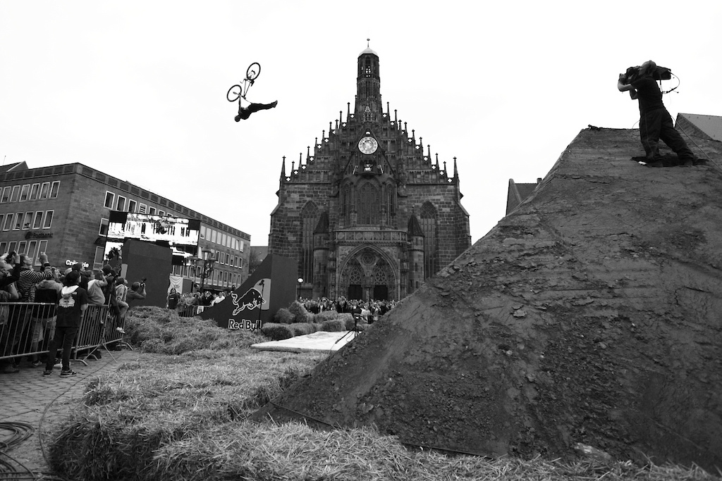 Andreu s successful answer to Cam McCaul s frontflip superman - it launched him straight into first position and to the win in the Best Trick Contest Cam did it on the smaller jump while Andreu went directly for the big one 