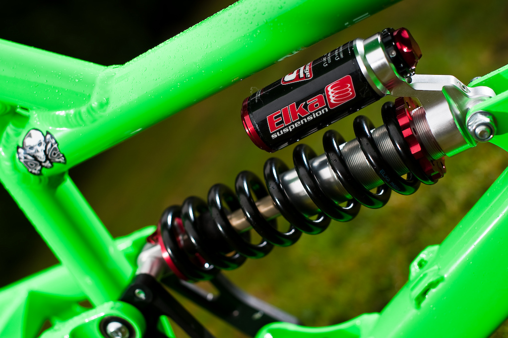 Elka stage 5 rear shock included on the new Cove STD with High Low speed compression and rebound adjustments.