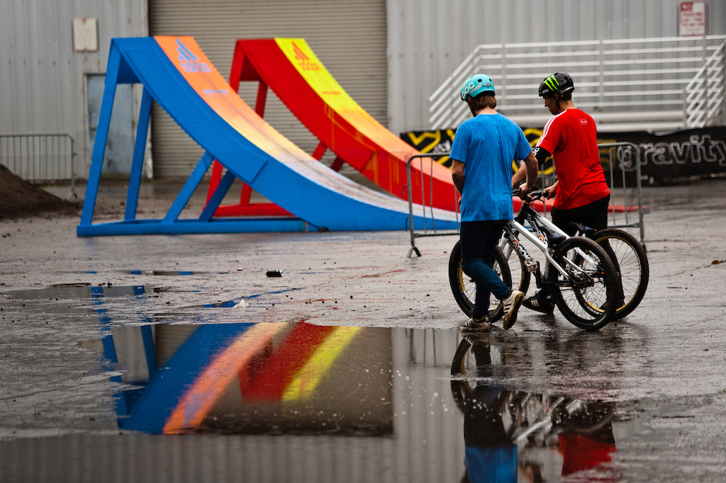 Linus Sjoholm amp Niki Leitner didn t plan for rain but they did plan their outfits to match the jumps.