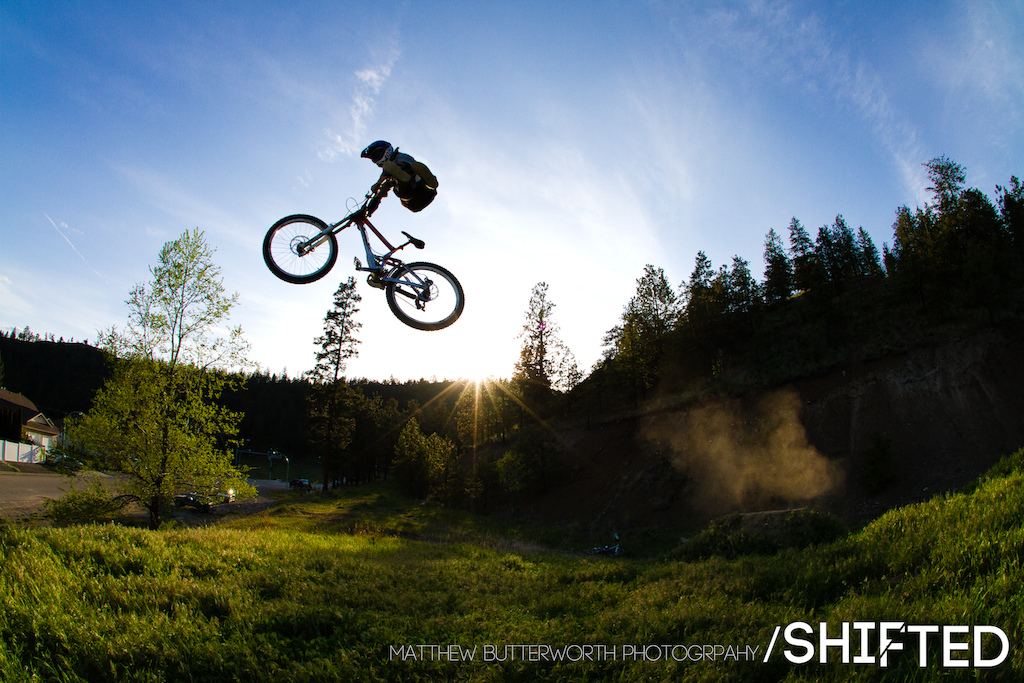 Jeremy Weiss with a big no foot can over the booter in Kelowna. If you want to know whats going on with the film join our facebook group Will be posting behind the scenes stuff in there as well. www.facebook.com shiftedbikefilm