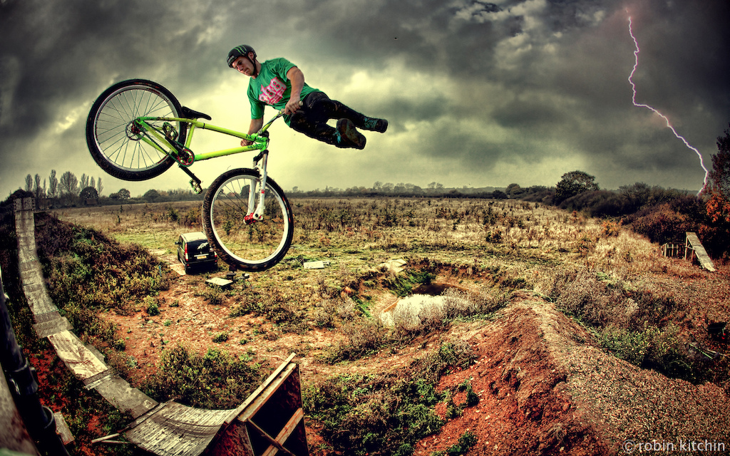 3Whip - as seen in the latest MBUK. Weather controlled by Bob Bogdan Williams.